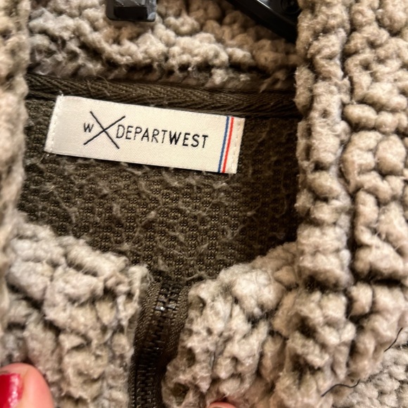 W Departwest Faux Fur Pullover 1/4 Front Zipper Opening Top Size M - Picture 2 of 5